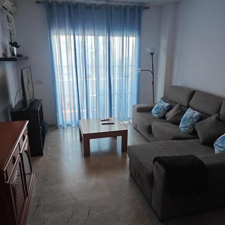 Central 2-Bed Apartment In Estepona Port المظهر الخارجي الصورة