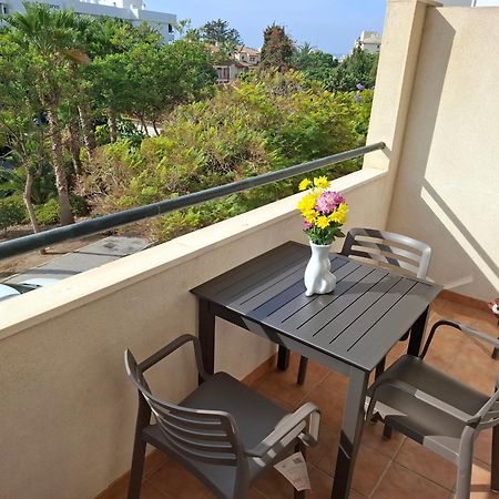 Central 2-Bed Apartment In Estepona Port المظهر الخارجي الصورة